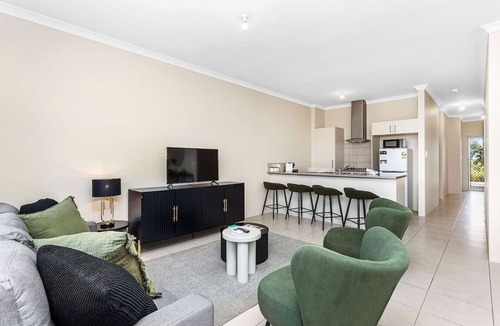 Alkimos House | Coastal Beauty in Alkimos