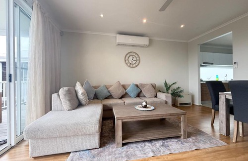 Caves Beach Villa | Coastal Breeze at Caves Beach Villas