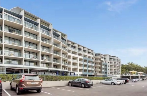 Nelson Bay Apartment | Coastal Breeze Nelson Bay: King Bed, Spa bath, Private balcony, Resort pool