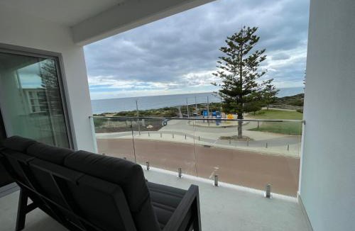 Halls Head Apartment | Coastal Calm Seascapes unit 3