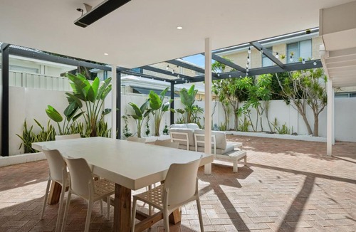 Scarborough House | Coastal Charm 2 Bedroom with Space to Move