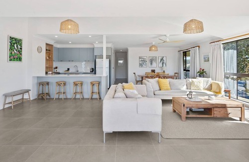 Nambucca Heads Apartment | Coastal Chill - Discover the ultimate coastal escape in this exclusive 3-bedroom beachside apartment