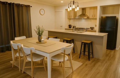 Armstrong Creek House | Coastal–City Getaway in Armstrong Creek