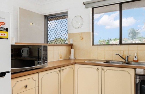 Batehaven Apartment | Coastal Comfort in Batehaven