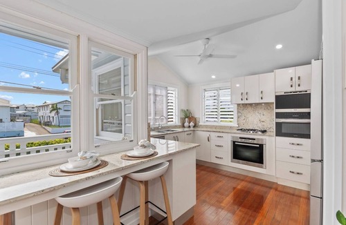 North Ward Apartment | Coastal Corner Luxury Queenslander on The Strand