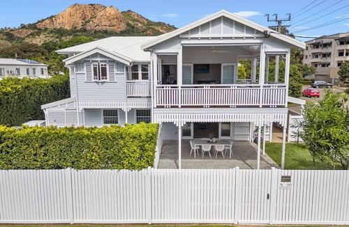 North Ward Apartment | Coastal Corner Luxury Queenslander on The Strand