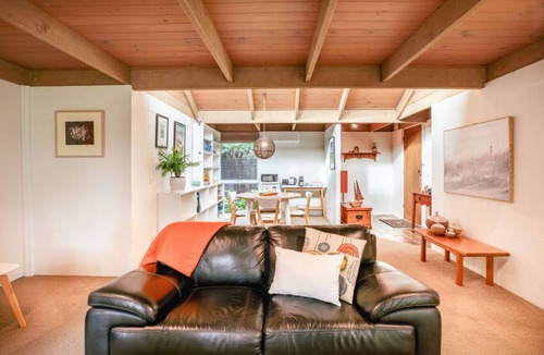 Ocean Grove House | Coastal Couple Retreat - Sleeps 2 - Ocean Grove (499542)