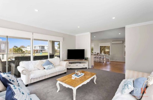 Cape Woolamai House | Coastal Family Retreat in CW