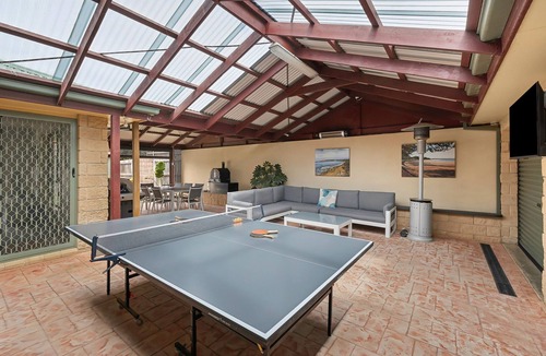 Torquay House | Coastal Family Retreat
