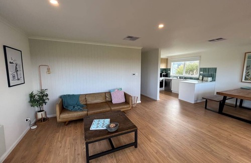 Venus Bay House | Coastal, Farm & Charm! Linen, Wi-fi, Pet Friendly