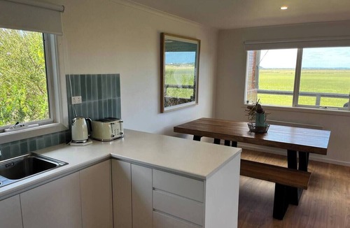 Venus Bay House | Coastal, Farm & Charm! Linen, Wi-fi, Pet Friendly
