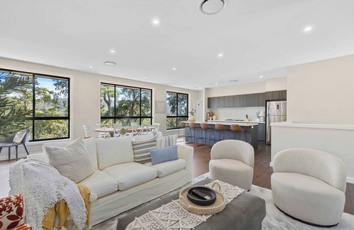 Green Point House | Coastal Green Point | Sleeps 11, Near Beach