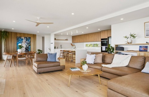 McCrae House | Coastal Luxe McCrae - Pool and Bay Views