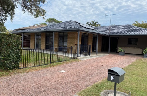 Yamba House | Coastal Palms Relaxing pet friendly accommodation with pool
