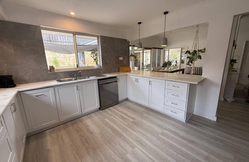 Halls Head House | Coastal Pet-Friendly Home w/Pool, Sleeps 8