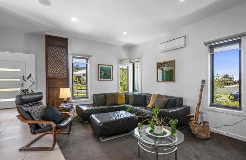 Apollo Bay House | Coastal Retreat Apollo Bay - with solar heated swim spa