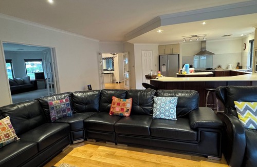 Secret Harbour House | Coastal retreat in Secret Harbour