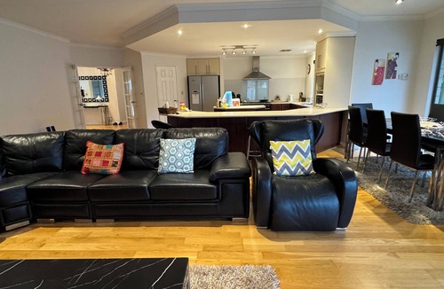 Secret Harbour House | Coastal retreat in Secret Harbour