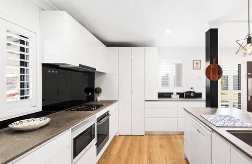 Caves Beach House | Coastal Retreat In Lake Macquarie