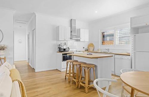 Long Jetty Apartment | Coastal Retreat Long Jetty Toowoon Bay