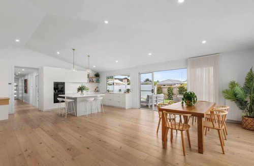 Barwon Heads House | Coastal Retreat with Pool — Sleeps 10