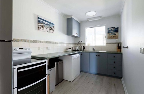 Bridport House | Coastal Retreat w/Deck and Family Rooms