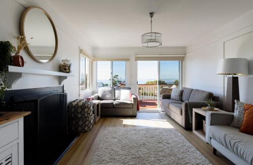 Bridport House | Coastal Retreat w/Deck and Family Rooms