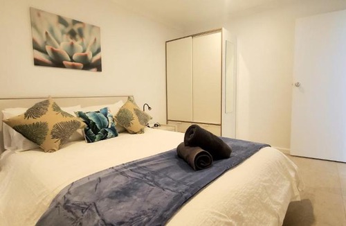 Scarborough Apartment | Coastal Salty Kiss Sleeps 4!
