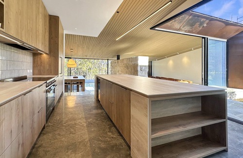 Rosedale Apartment | Coastal Sanctuary near Beaches & Bush Tracks