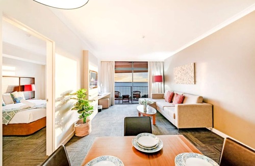 Darwin City Centre Apartment | Coastal Splendor: Seaview ~ Pool ~ Balcony Dining