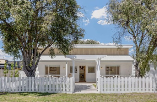 Ocean Grove House | Coastal Waters - Spa, Sleeps 8, Newly Renovated