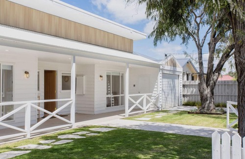 Ocean Grove House | Coastal Waters - Spa, Sleeps 8, Newly Renovated