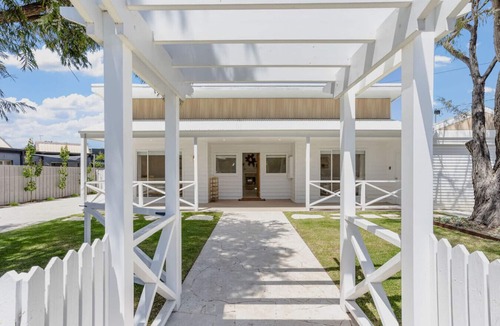 Ocean Grove House | Coastal Waters - Spa, Sleeps 8, Newly Renovated