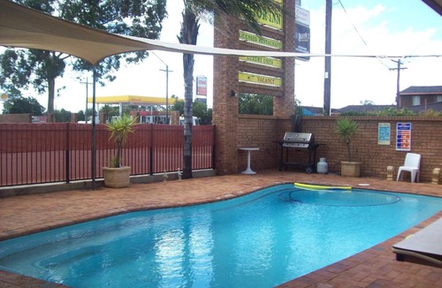 Cobar Hotel | Cobar Town & Country Motor Inn