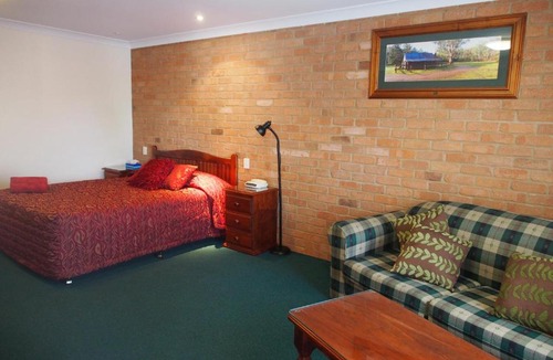 Cobar Hotel | Cobar Town & Country Motor Inn