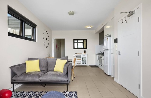 Coburg Apartment | Coburg Loft 270 Views Top Floor Retreat