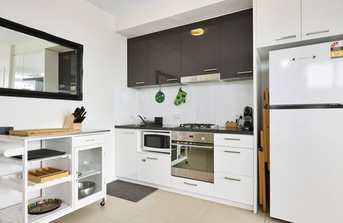 Coburg Apartment | Coburg Loft 270 Views Top Floor Retreat