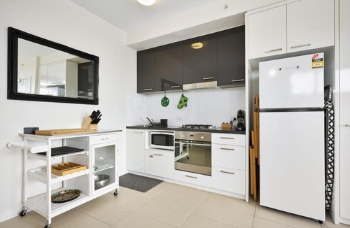 Coburg Apartment | Coburg Loft 270 Views Top Floor Retreat