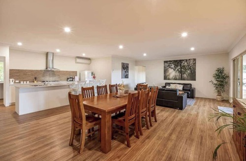 Yallingup Siding Villa | Cockatoo Lodge—Winery Retreat at Rivendell Estate