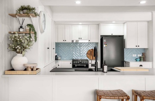 Maroochydore House | Coconut Grove Canal Retreat - PF, Walk to Shops
