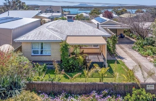 Lake Wangary House | 'Coffin Bay Holiday Home"' One Atmosphere close to main jetty and yacht club