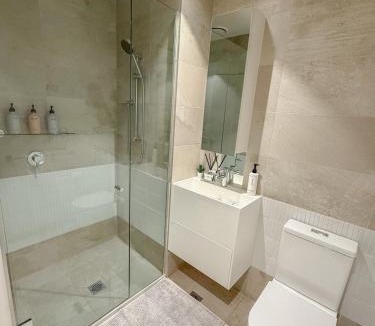 Collingwood Apartment | Collingwood Apartment Pool Nintendo Sleeps 6 Free Parking