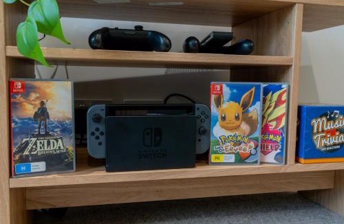 Collingwood Apartment | Collingwood Apartment Pool Nintendo Sleeps 6 Free Parking