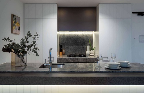 Collingwood Apartment | Collingwood Gem: Victoria & Vine Boutique 1b Apt w/Free Parking