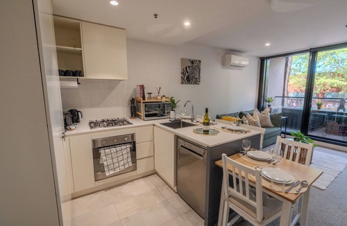 Collingwood Apartment | Collingwood Oasis | Sleep 6 | Free Secure Parking