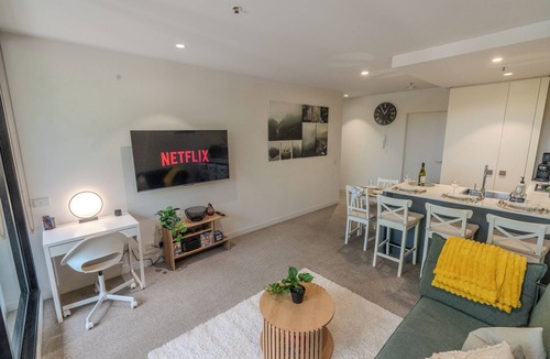Collingwood Apartment | Collingwood Oasis | Sleep 6 | Free Secure Parking