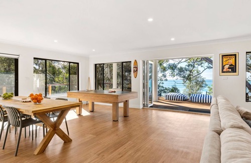 Vincentia House | Collingwood Villa- Waterfront and Pet Friendly home