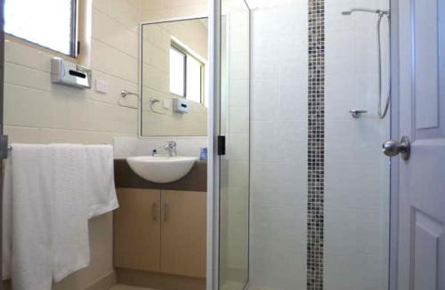 Collinsville Hotel | Collinsville Motel