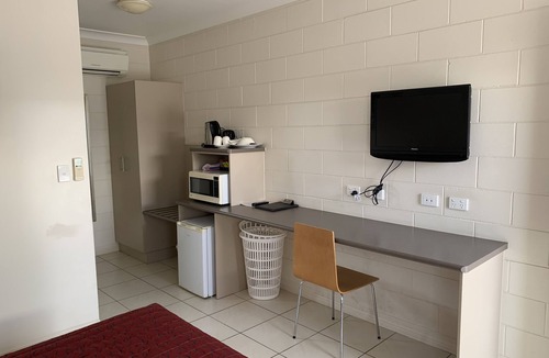 Collinsville Hotel | Collinsville Motel