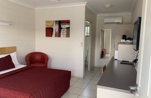 Collinsville Hotel | Collinsville Motel